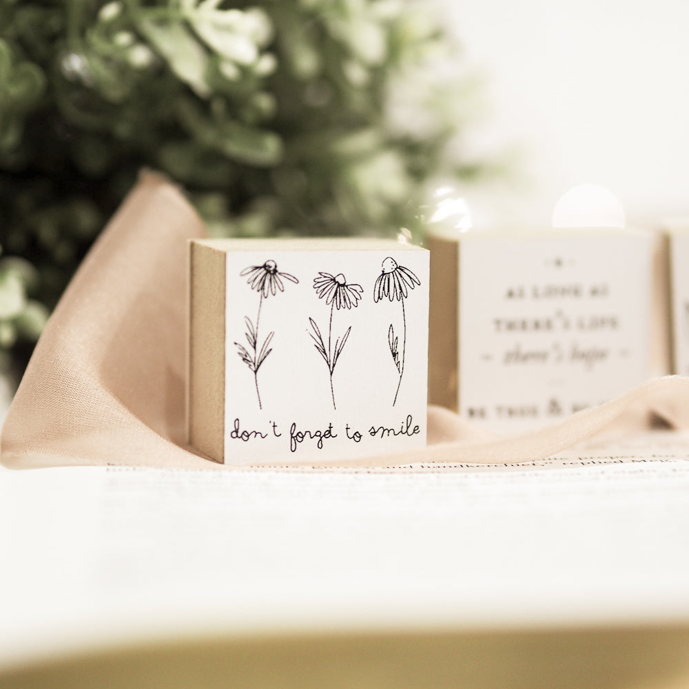 Blinks of Life Rubber Stamp - Don't Forget to Smile