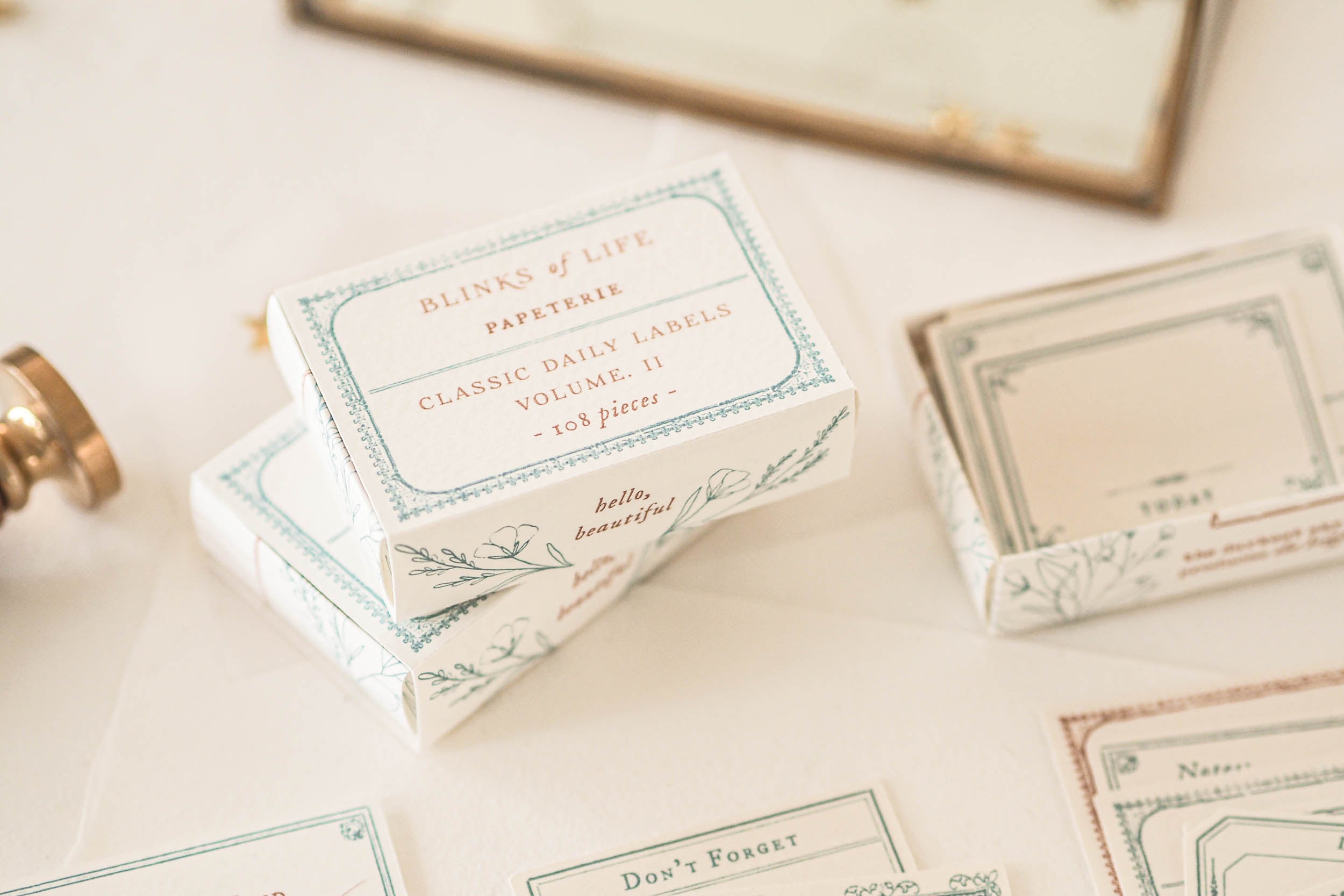 Blinks of Life - Classic Label Box Vol. II - Brown/French Blue